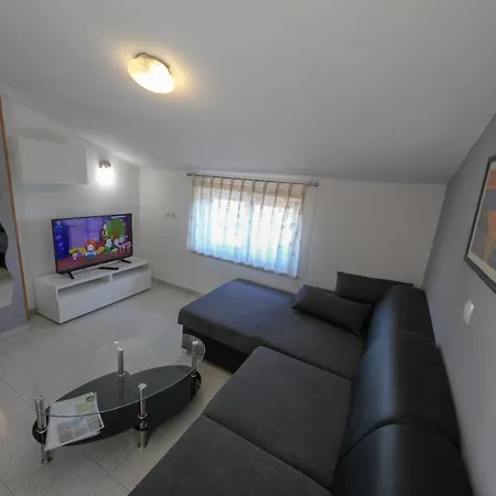 Borghese Apartment *