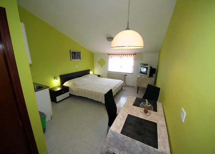 Borghese Appartement Pula