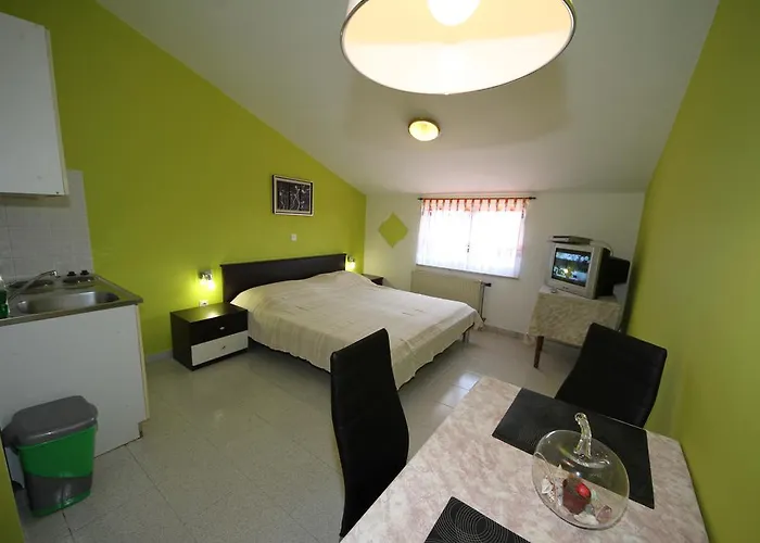 Borghese Appartement Pula